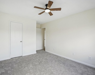 4419 Crossvine Avenue - Photo Thumbnail 30