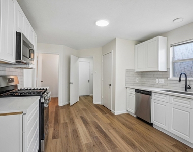 4419 Crossvine Avenue - Photo Thumbnail 10