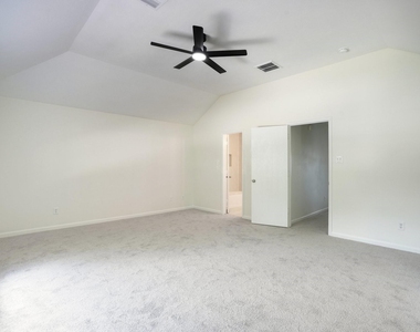 4419 Crossvine Avenue - Photo Thumbnail 16