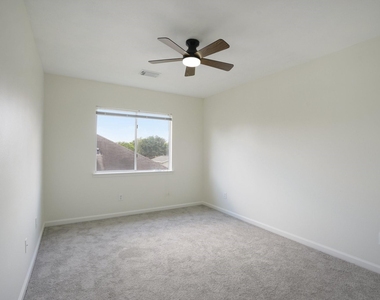 4419 Crossvine Avenue - Photo Thumbnail 29