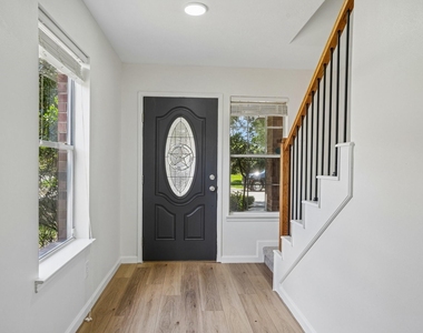 4419 Crossvine Avenue - Photo Thumbnail 1