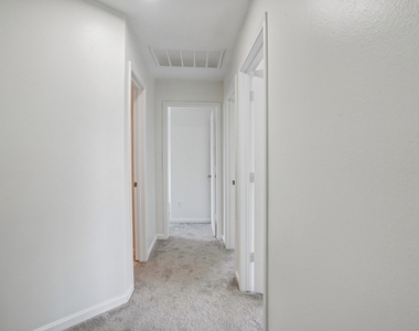 4419 Crossvine Avenue - Photo Thumbnail 16
