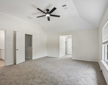 4419 Crossvine Avenue - Photo Thumbnail 19