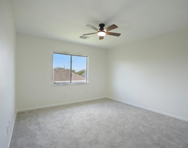 4419 Crossvine Avenue - Photo Thumbnail 29