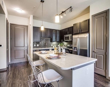 935 N Wilcrest - Photo Thumbnail 9