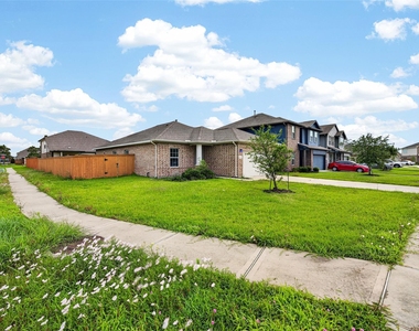 2429 Abbot Brook Drive - Photo Thumbnail 4