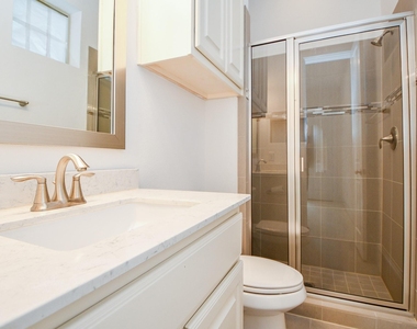 818 Yale Street - Photo Thumbnail 8