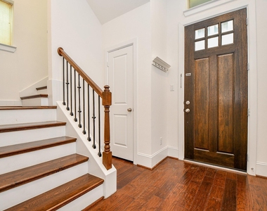 818 Yale Street - Photo Thumbnail 5