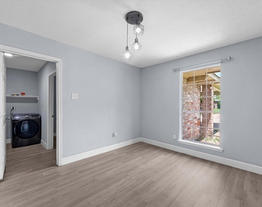 4431 Oak Shadows Drive - Photo Thumbnail 4