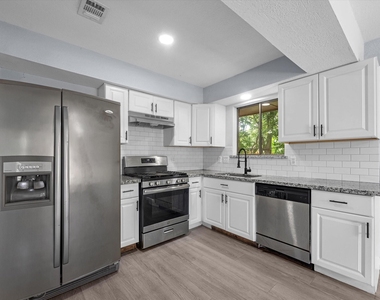 4431 Oak Shadows Drive - Photo Thumbnail 3
