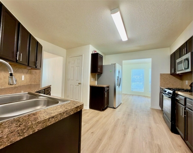 4935 Fair Oak Dale Lane - Photo Thumbnail 4