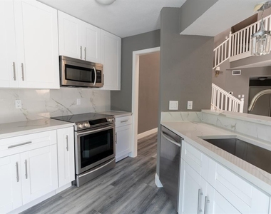 9400 Doliver Drive - Photo Thumbnail 13