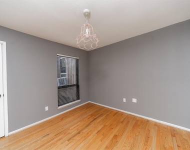 9400 Doliver Drive - Photo Thumbnail 17