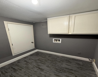 9400 Doliver Drive - Photo Thumbnail 31