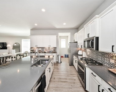 22510 Ginosa Trail - Photo Thumbnail 5