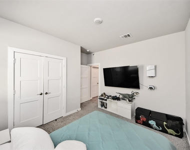 22510 Ginosa Trail - Photo Thumbnail 24