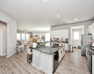 22510 Ginosa Trail - Photo Thumbnail 2