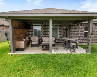 1008 Llano Trail - Photo Thumbnail 24