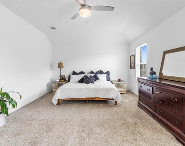 1008 Llano Trail - Photo Thumbnail 17