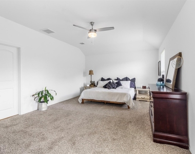 1008 Llano Trail - Photo Thumbnail 16