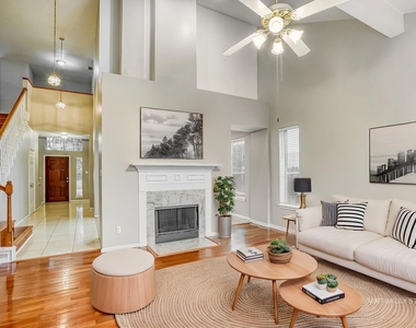 12831 Pheasant Lake Court - Photo Thumbnail 3