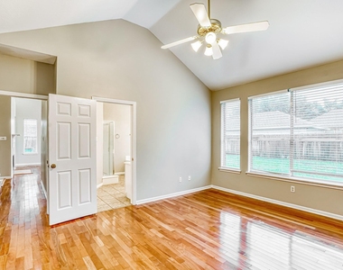 12831 Pheasant Lake Court - Photo Thumbnail 10
