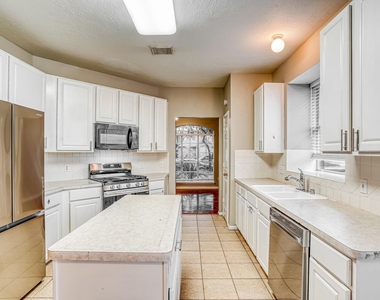 12831 Pheasant Lake Court - Photo Thumbnail 7