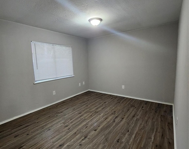 3822 Broken Elm Drive - Photo Thumbnail 21