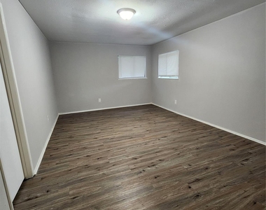 3822 Broken Elm Drive - Photo Thumbnail 14