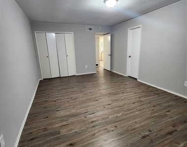 3822 Broken Elm Drive - Photo Thumbnail 18