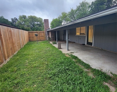 3822 Broken Elm Drive - Photo Thumbnail 15