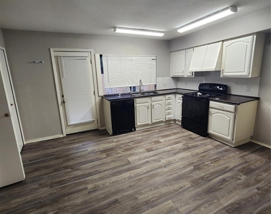 3822 Broken Elm Drive - Photo Thumbnail 8
