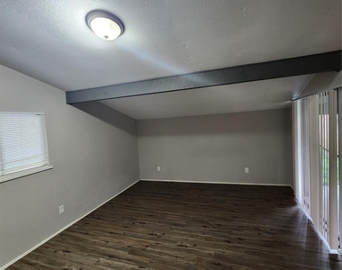 3822 Broken Elm Drive - Photo Thumbnail 9