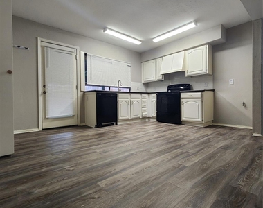 3822 Broken Elm Drive - Photo Thumbnail 24