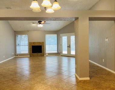 2910 Pioneer Pass - Photo Thumbnail 5