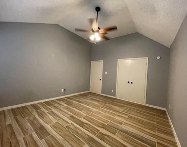 2910 Pioneer Pass - Photo Thumbnail 13