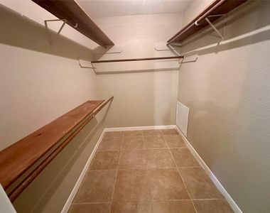 2711 Colony - Photo Thumbnail 12