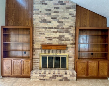 2711 Colony - Photo Thumbnail 4