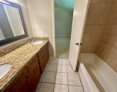 2711 Colony - Photo Thumbnail 11
