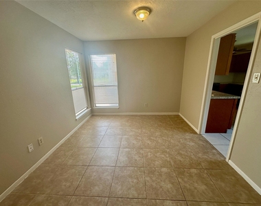 2711 Colony - Photo Thumbnail 7