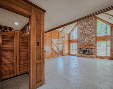 18307 Champion Forest Drive - Photo Thumbnail 2