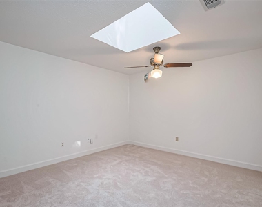 18307 Champion Forest Drive - Photo Thumbnail 21