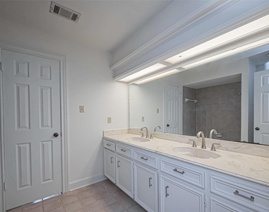 18307 Champion Forest Drive - Photo Thumbnail 24