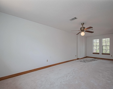 18307 Champion Forest Drive - Photo Thumbnail 34