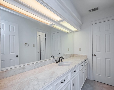 18307 Champion Forest Drive - Photo Thumbnail 19