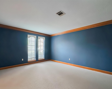 18307 Champion Forest Drive - Photo Thumbnail 13