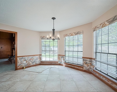 18307 Champion Forest Drive - Photo Thumbnail 7
