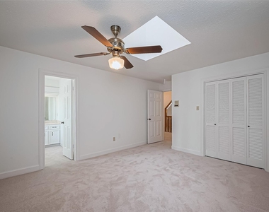 18307 Champion Forest Drive - Photo Thumbnail 22