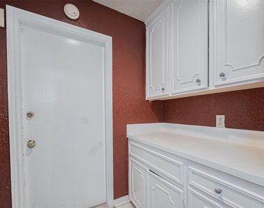 4015 Black Locust Drive - Photo Thumbnail 10