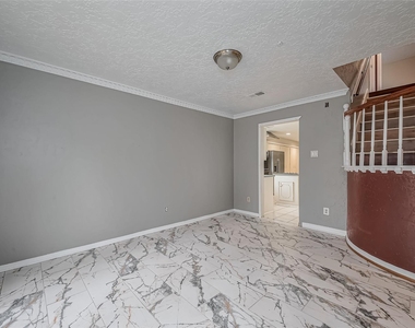 4015 Black Locust Drive - Photo Thumbnail 3